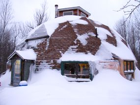 Geodesic dome home primary image