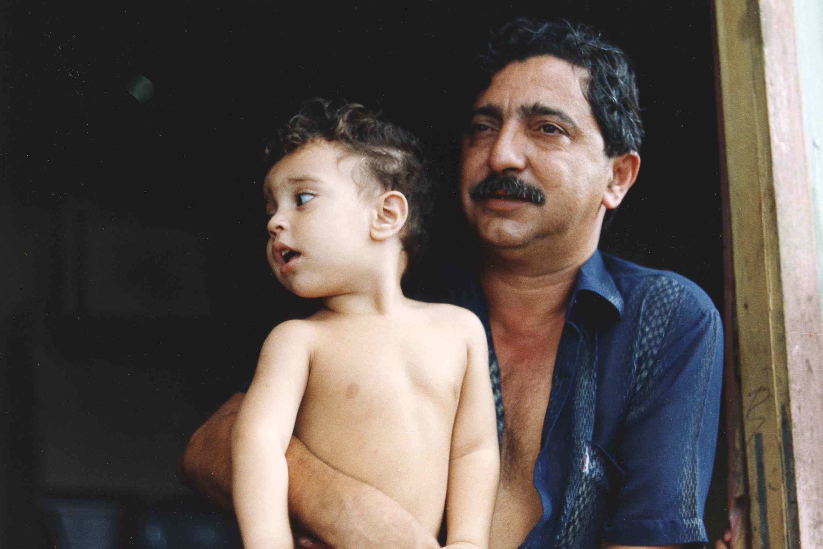 奇科·门德斯和他的儿子桑迪诺