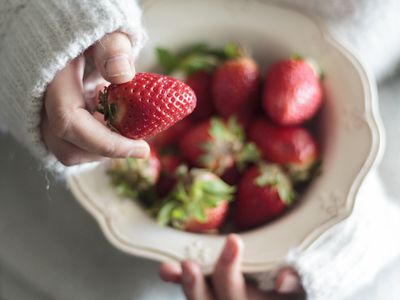 手握文艺碗的Sweet草莓