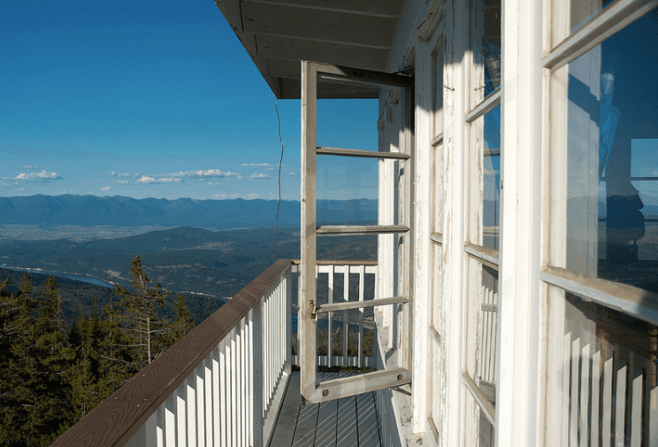 蒙大拿州库特奈国家森林的韦伯山瞭望台