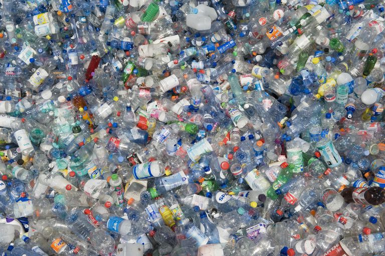 德国，空塑料瓶回收＂class=
