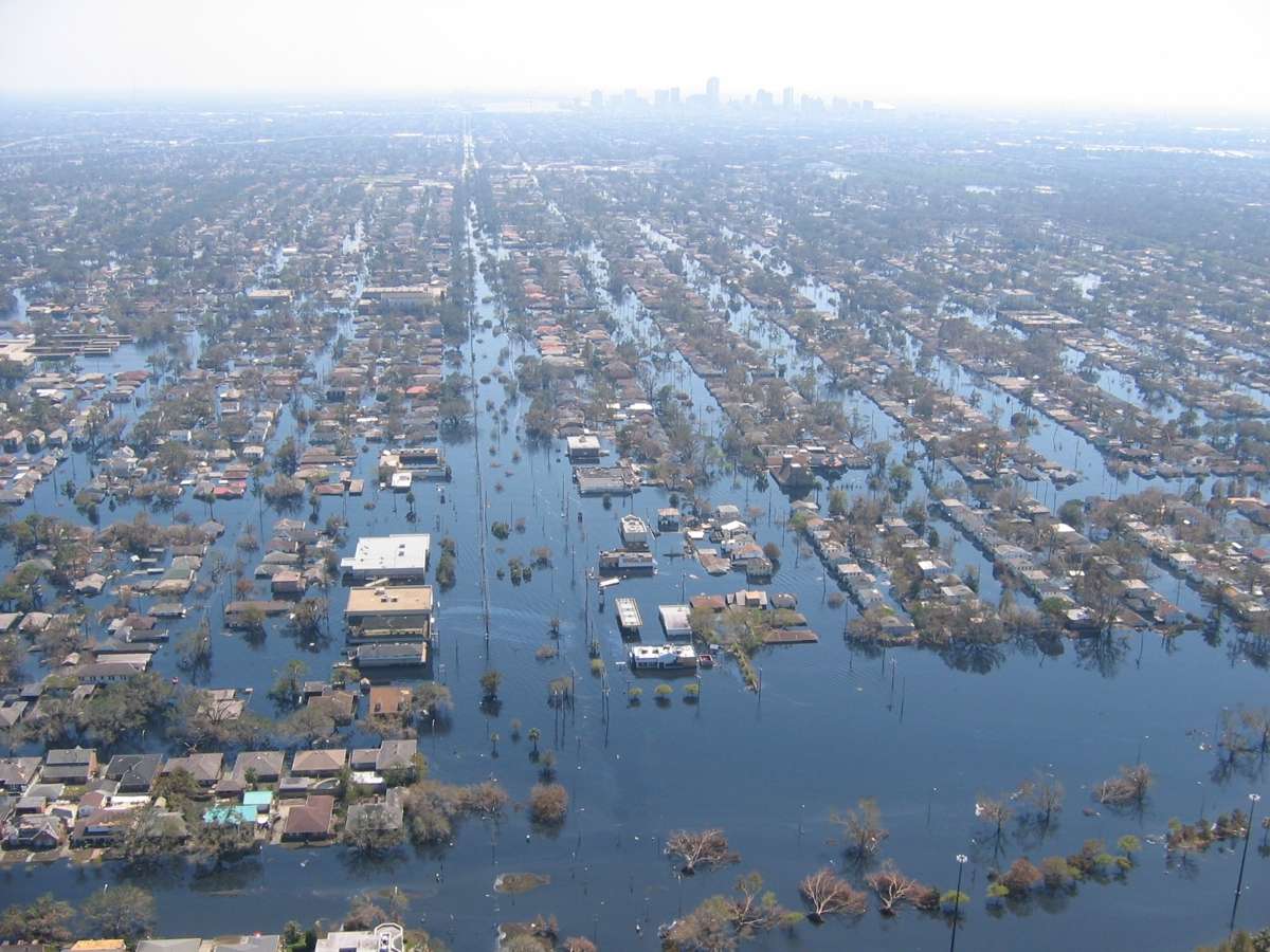 卡特里娜飓风新奥尔良洪水泛滥＂width=