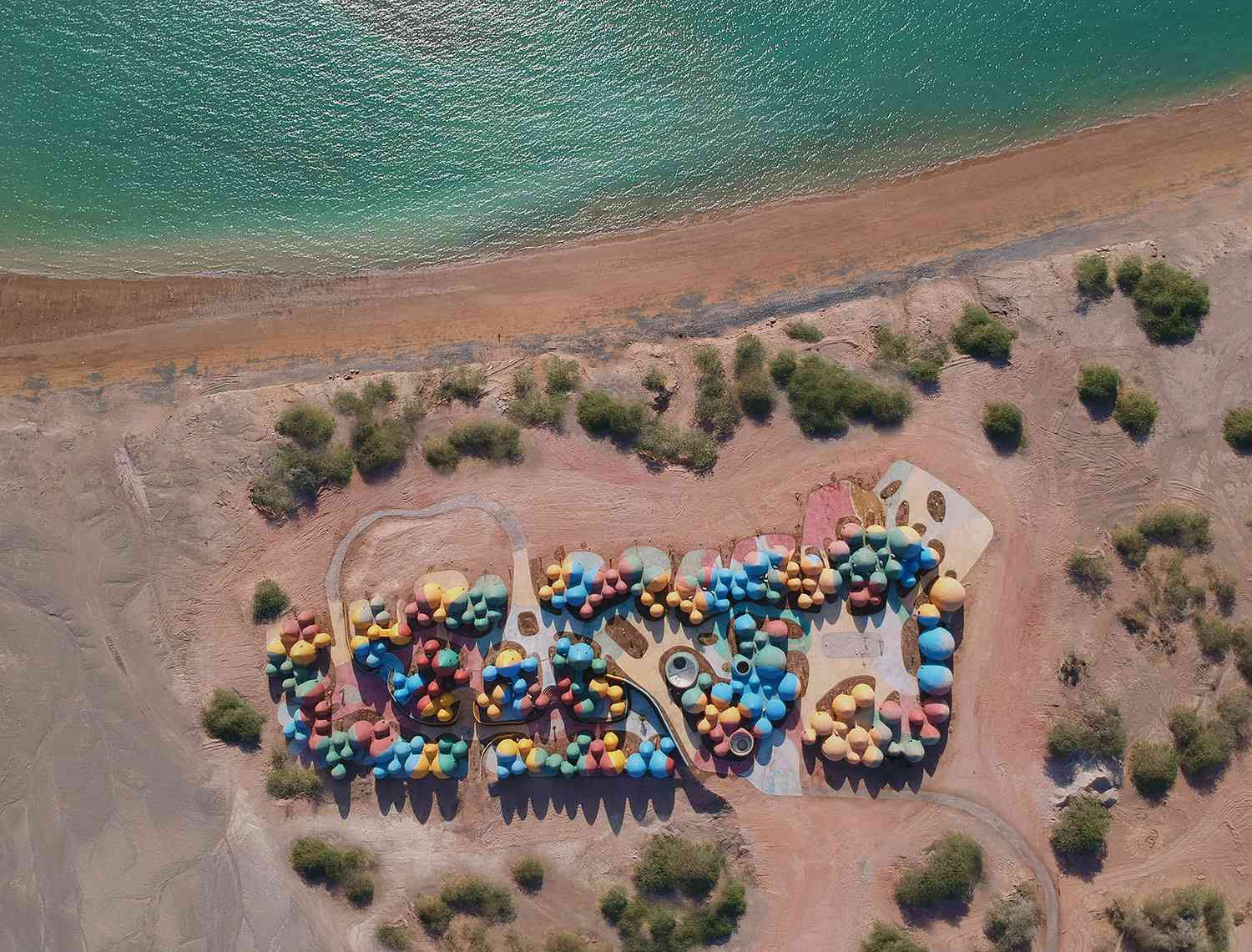 存在霍尔木兹伊朗超级住所地球圆顶ZAV建筑事务所