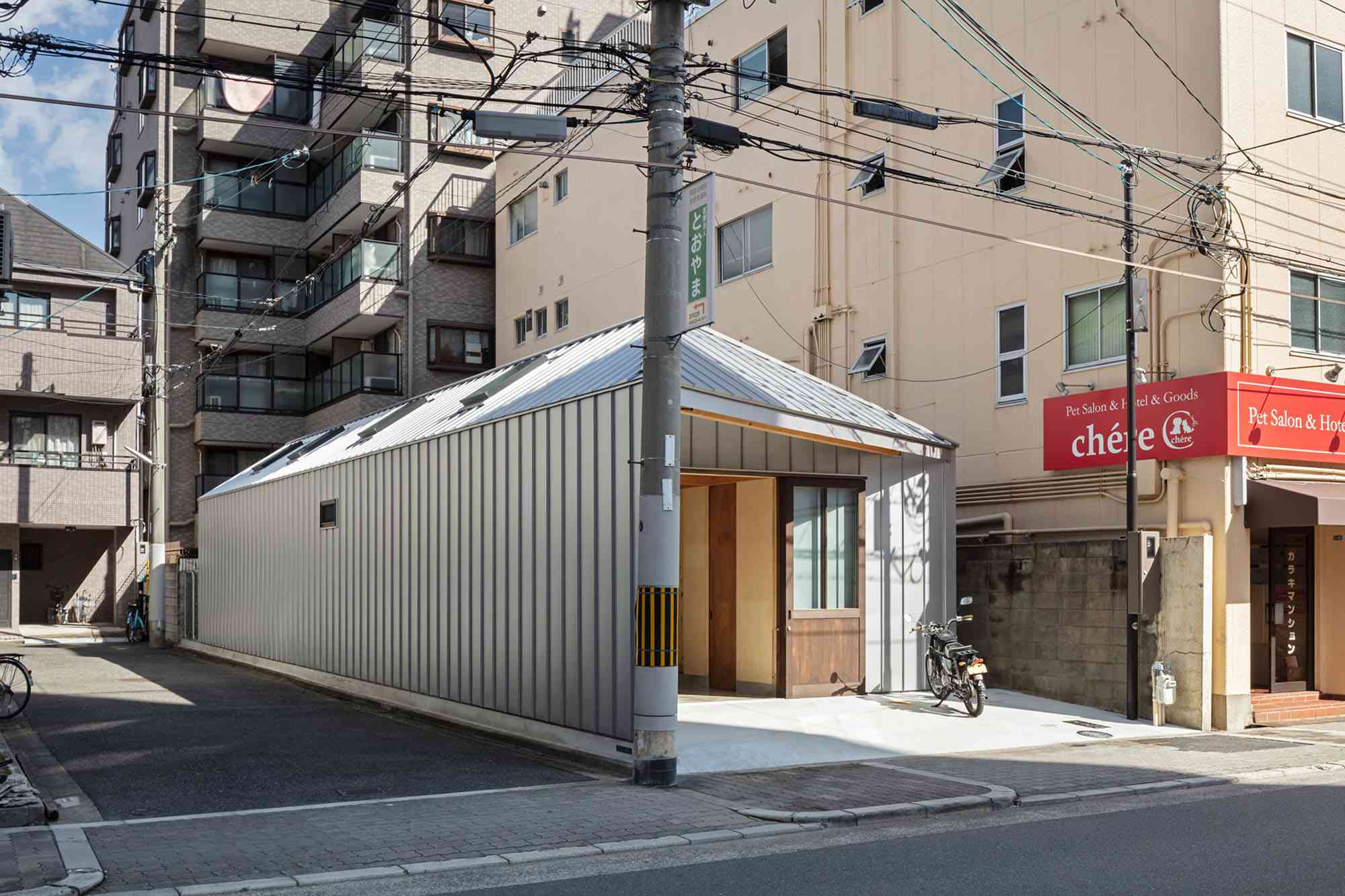Yoshihiro Yamamoto Architects Atelier外观的工具箱房屋