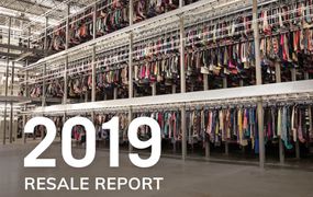 仓库里有几架衣服和＂2019 resale report