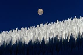 智利，Coquimbo地区，Paso del Agua Negra，Nieve Penitente“width=