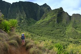 背包客Kalalau小道,Na巴利语海岸线,夏威夷