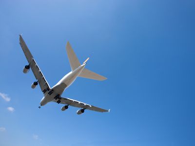 空中客车A380在空中飞行