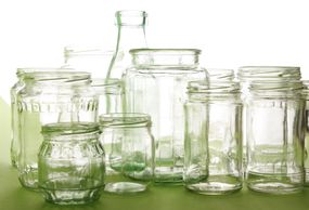 各种各样的空玻璃瓶子和罐子”>
          </noscript>
         </div>
        </div>
        <div class=