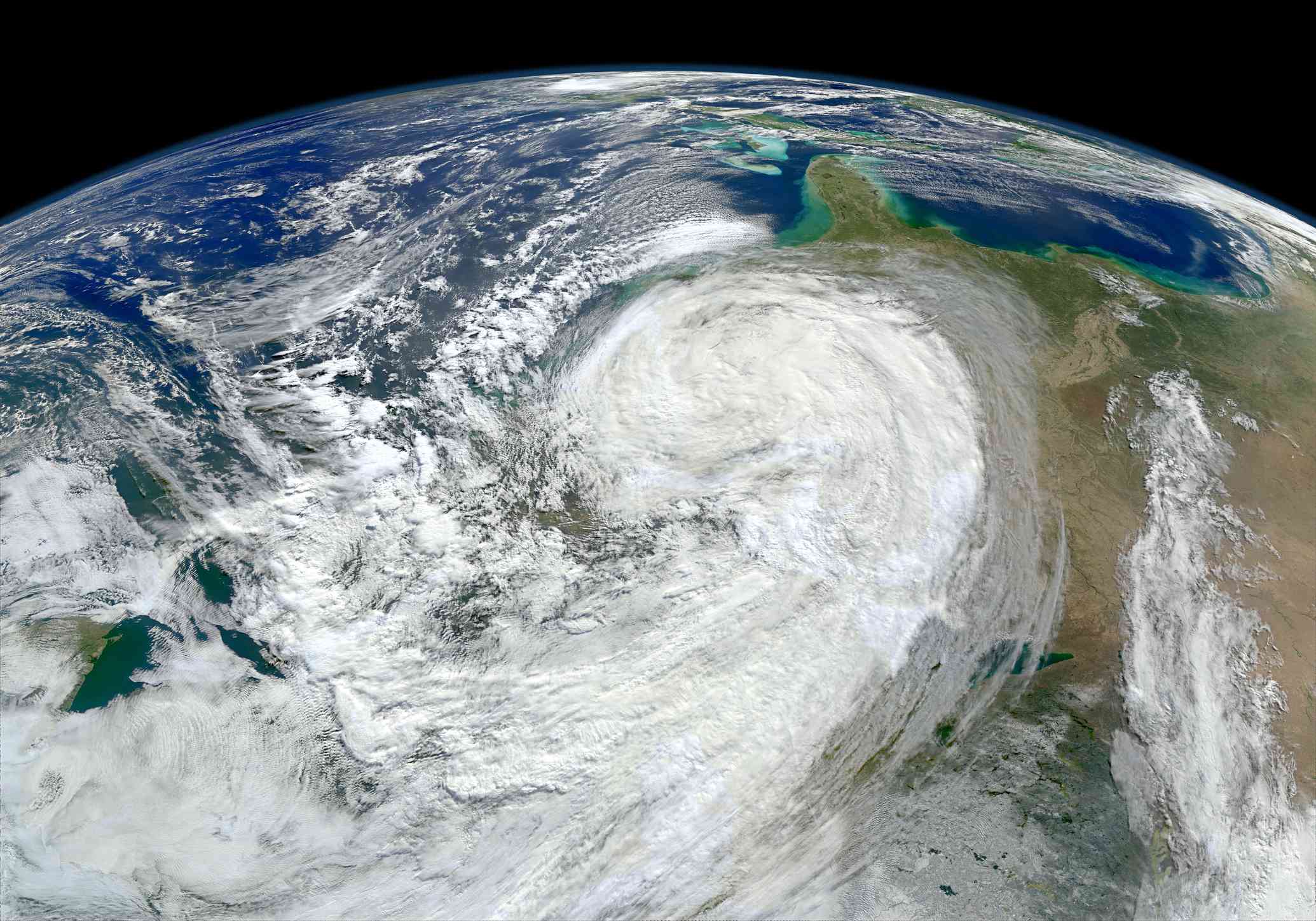 飓风桑迪的卫星图像。＂width=