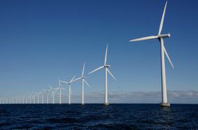 绿色氢气是由风力发电产生的＂width=
