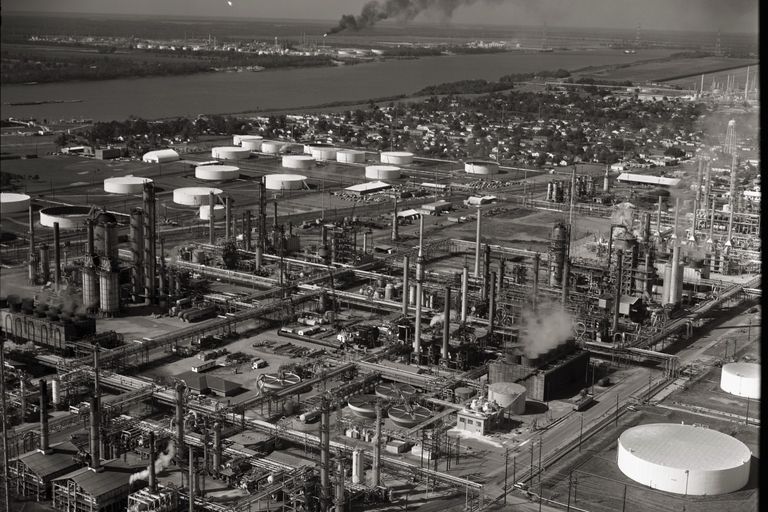 新奥尔良附近的贝壳炼油厂