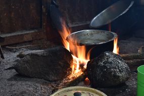 非洲的三石烹饪