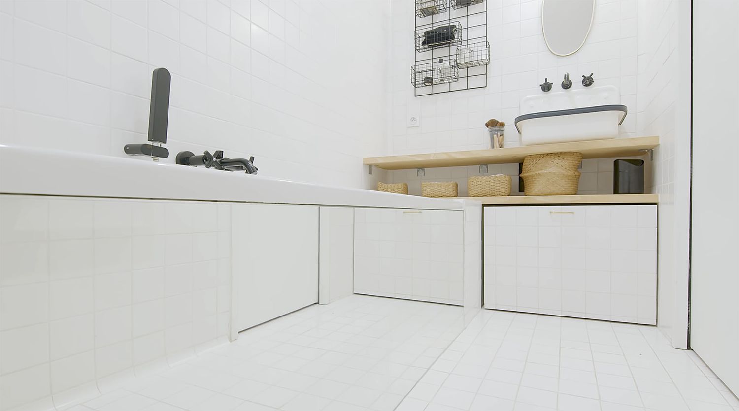 Atelier RangÃ©-DerangÃ©公寓装修由Space Factory主浴室镜子