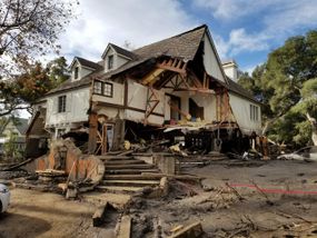 2018年1月，加州蒙特西托附近发生了一场主要的山火后滑坡，这是2017年托马斯大火造成的损失。