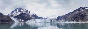 阿拉斯加的约翰·霍普金斯冰川是潮汐冰川。＂width=