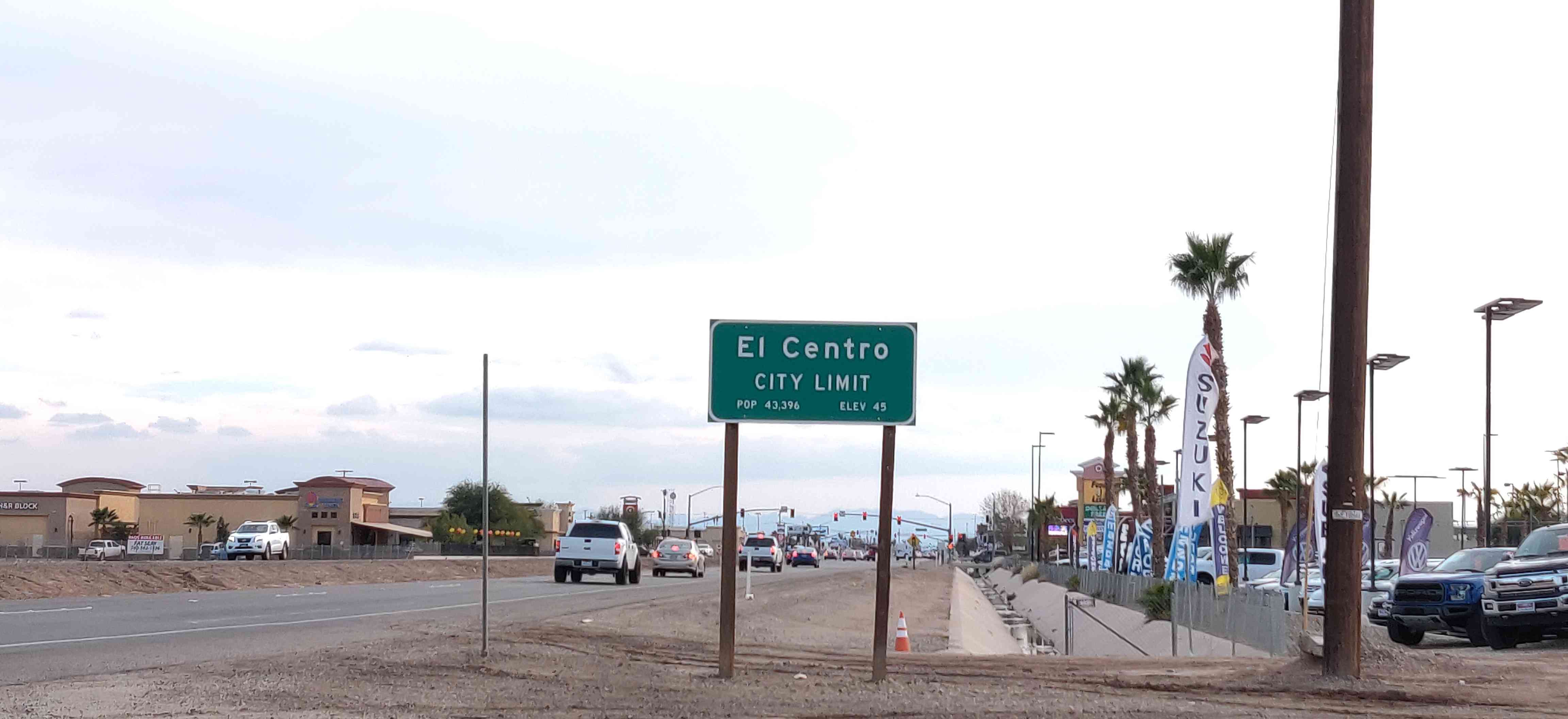 靠近墨西哥的加利福尼亚州埃尔森特罗市＂width=