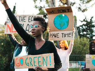 活动人士示威反对全球变暖