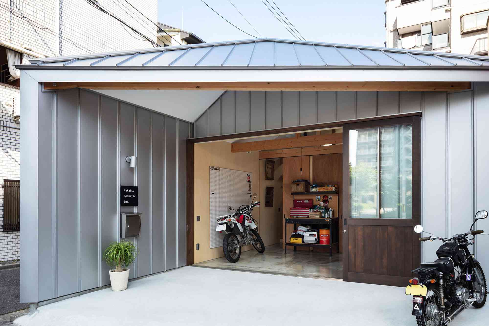 Yoshihiro Yamamoto Architects Atelier入口的Toolbox House