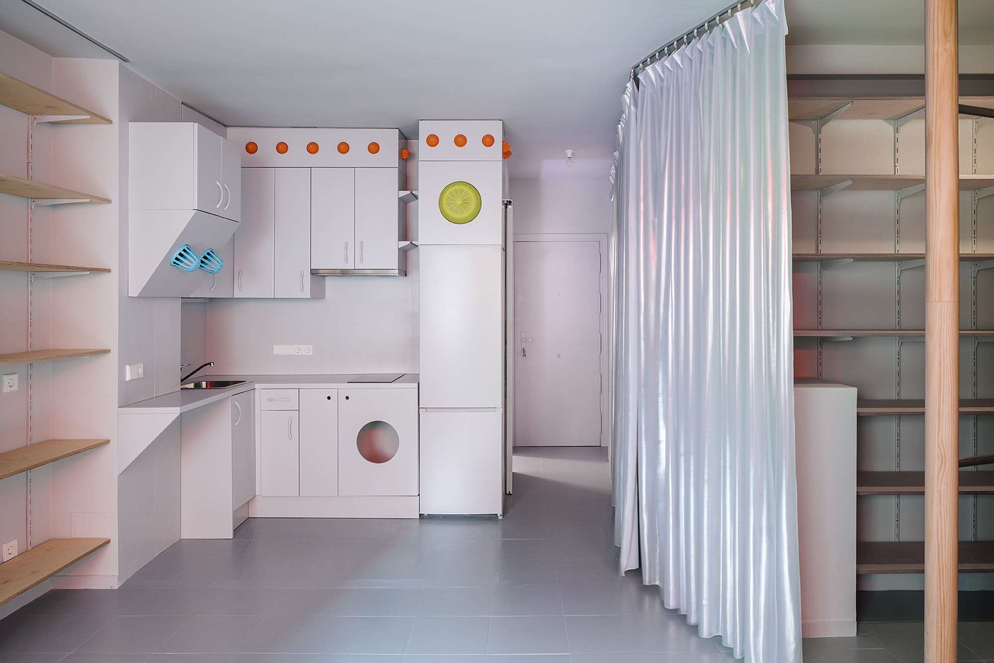 Husos Architects的蜕皮扁平的小型公寓改造了兴高采烈的Cotidianas和Imagen Subliminal