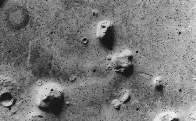 海盗1号从太空拍摄的火星面部灰色图像