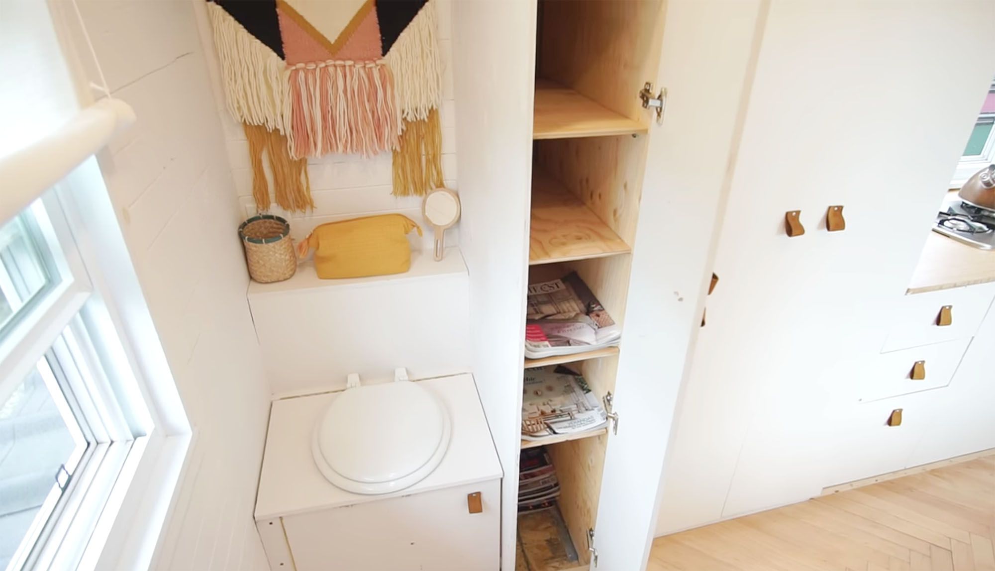 三个DIY小型房屋变压器家具浴室的家族