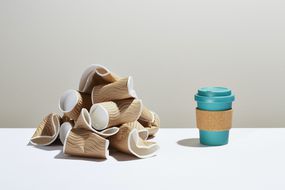 可重复使用的咖啡杯和一次性的咖啡杯