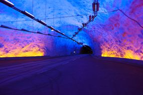 挪威的Laerdal隧道＂width=