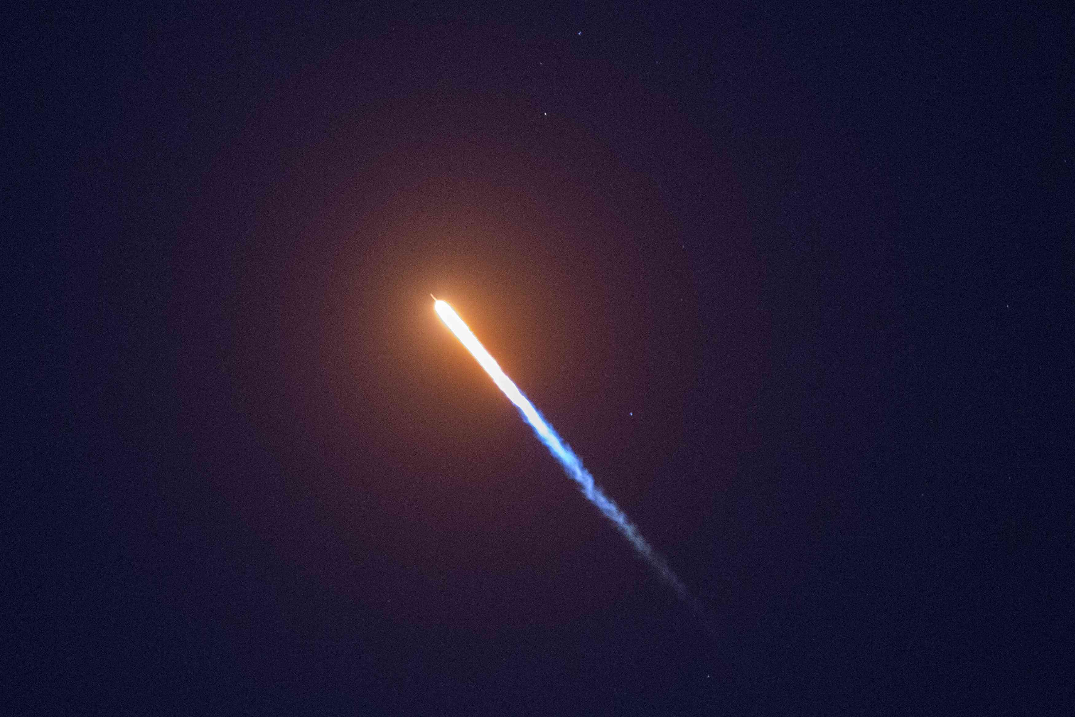 2018年10月7日，SpaceX公司的猎鹰9号火箭携带SAOCOM 1A和ITASAT 1卫星从范登堡空军基地发射，地点位于加利福尼亚州圣巴巴拉附近。