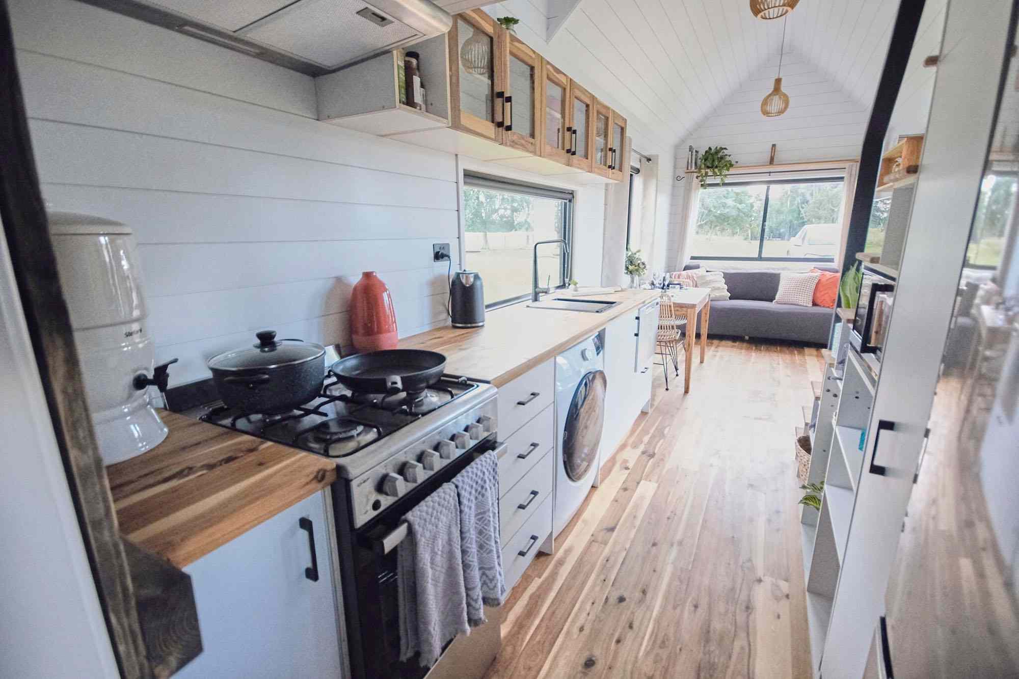 Sojourner Tiny House由Hauslein Tiny House Company设计