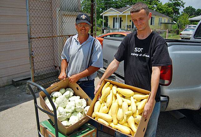 农民捐赠食品