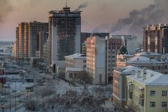 雅库茨克市，俄罗斯，在冬天黄昏