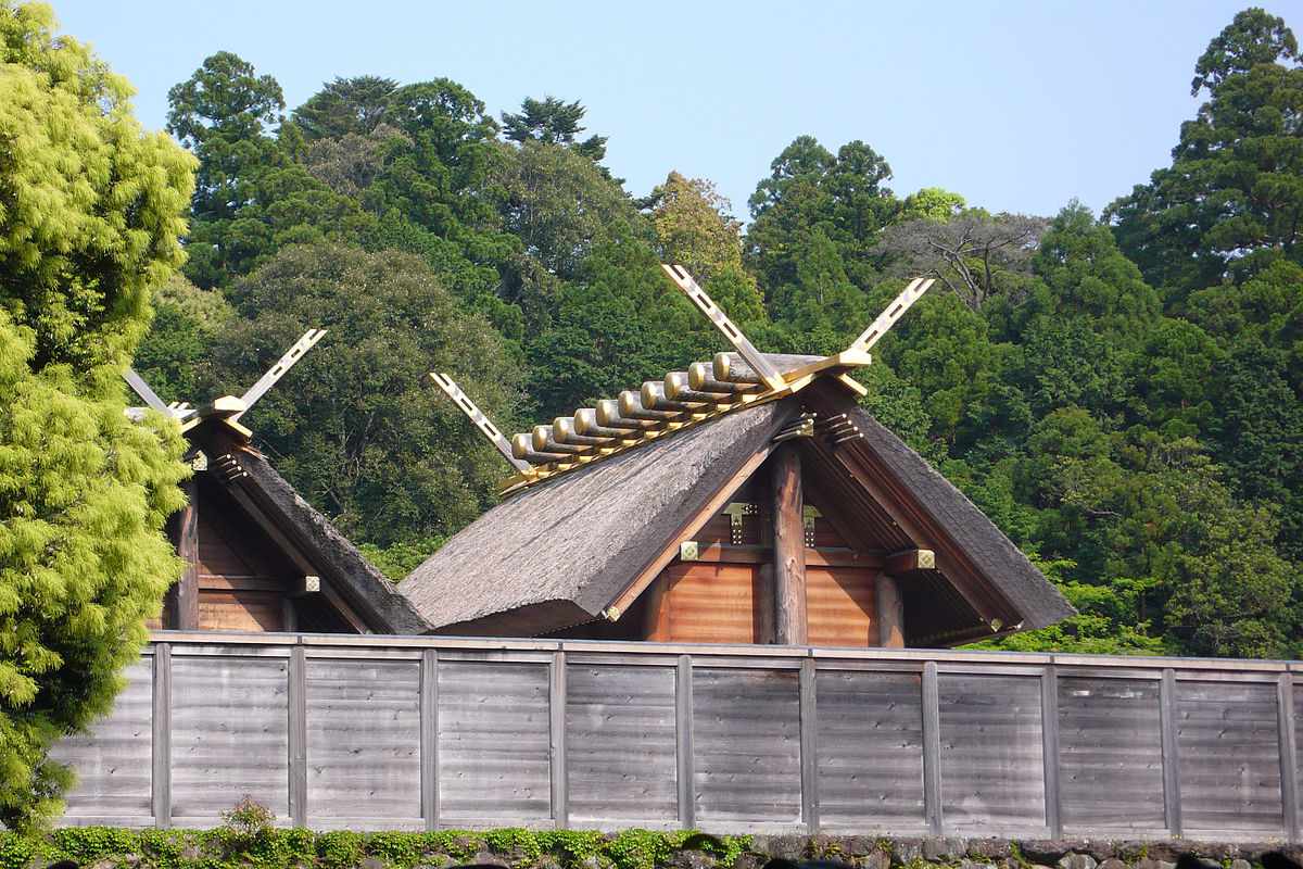 日本的神道教圣地被栅栏遮住了