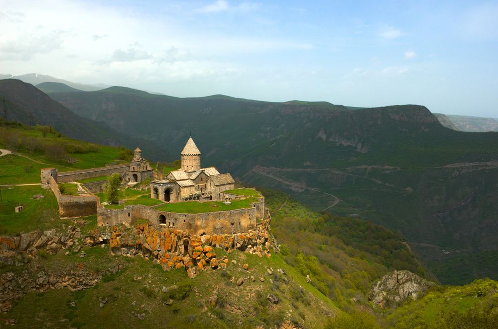 位于亚美尼亚Syunik省的Tatev修道院＂width=