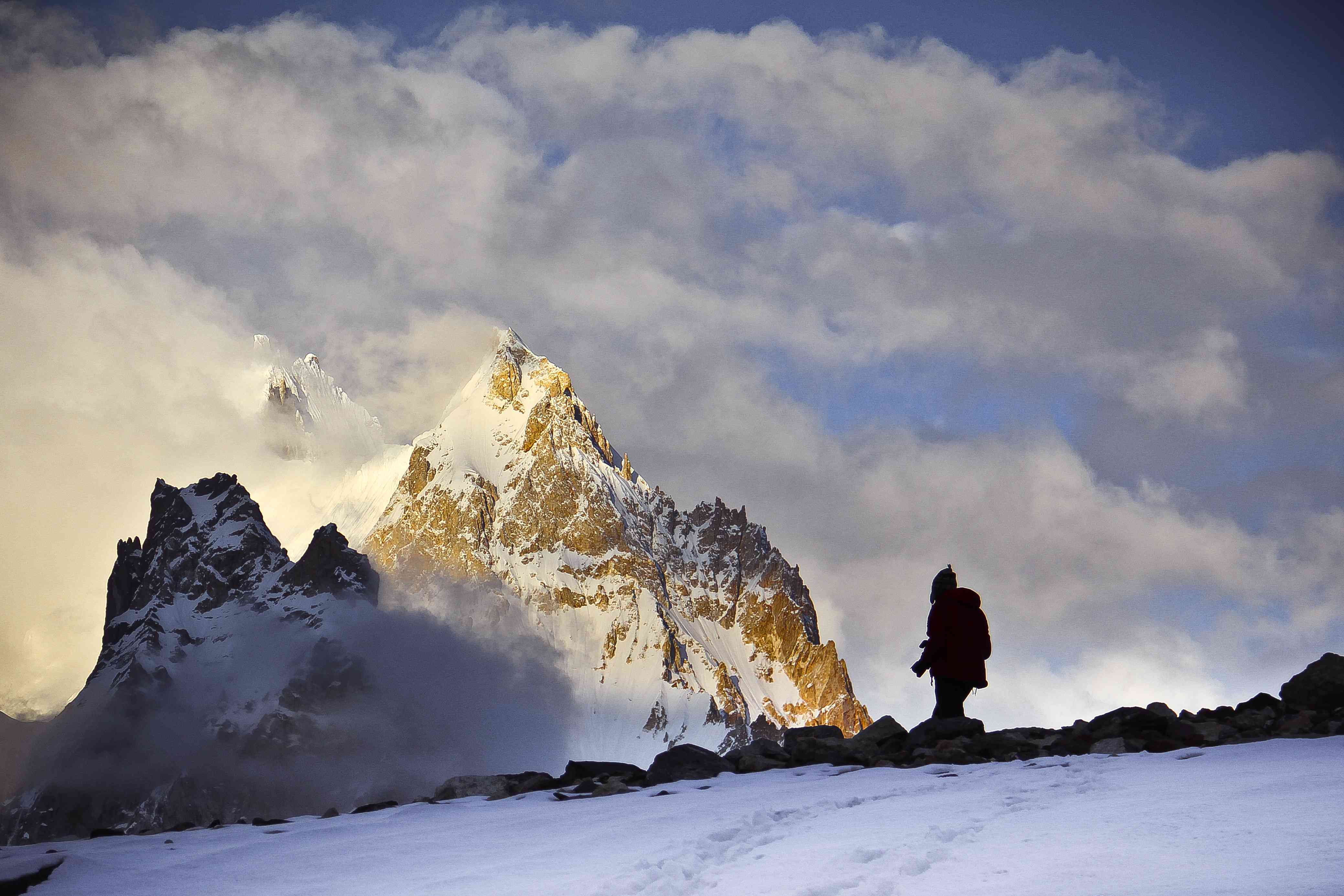 Gasherbrum峰位于巴基斯坦＂width=