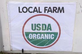 USDA有机农场标志“width=