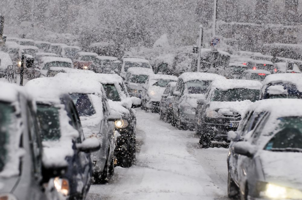 大雪造成交通堵塞