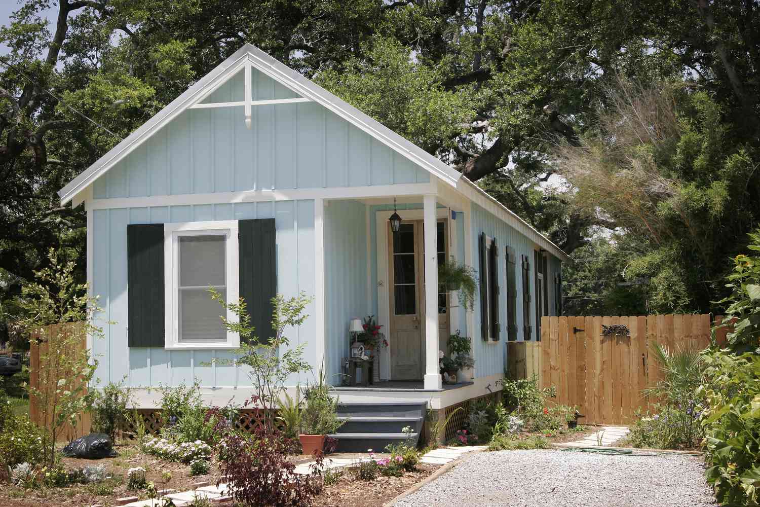 卡特里娜飓风过后建造的蓝色小屋。