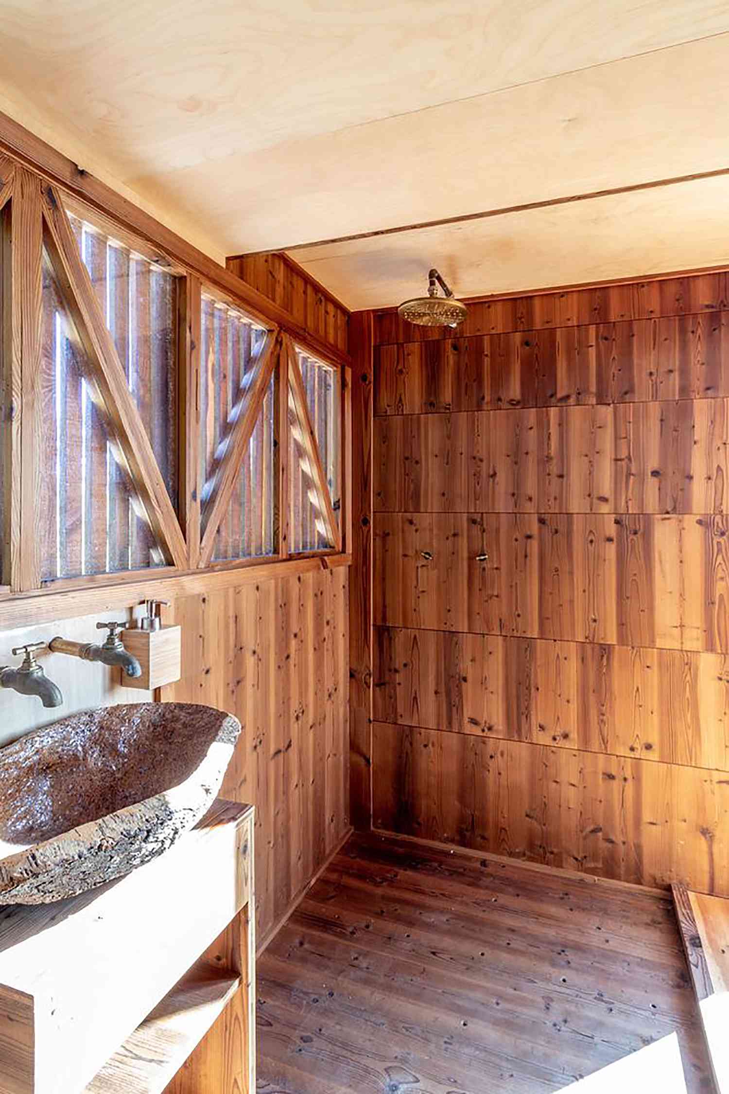Ursa Tiny House by Madeiguincho浴室