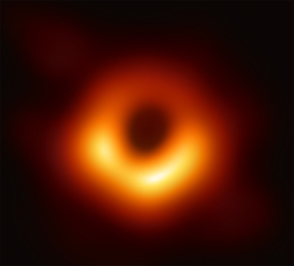 人马座A*中心的黑洞的特写照片。