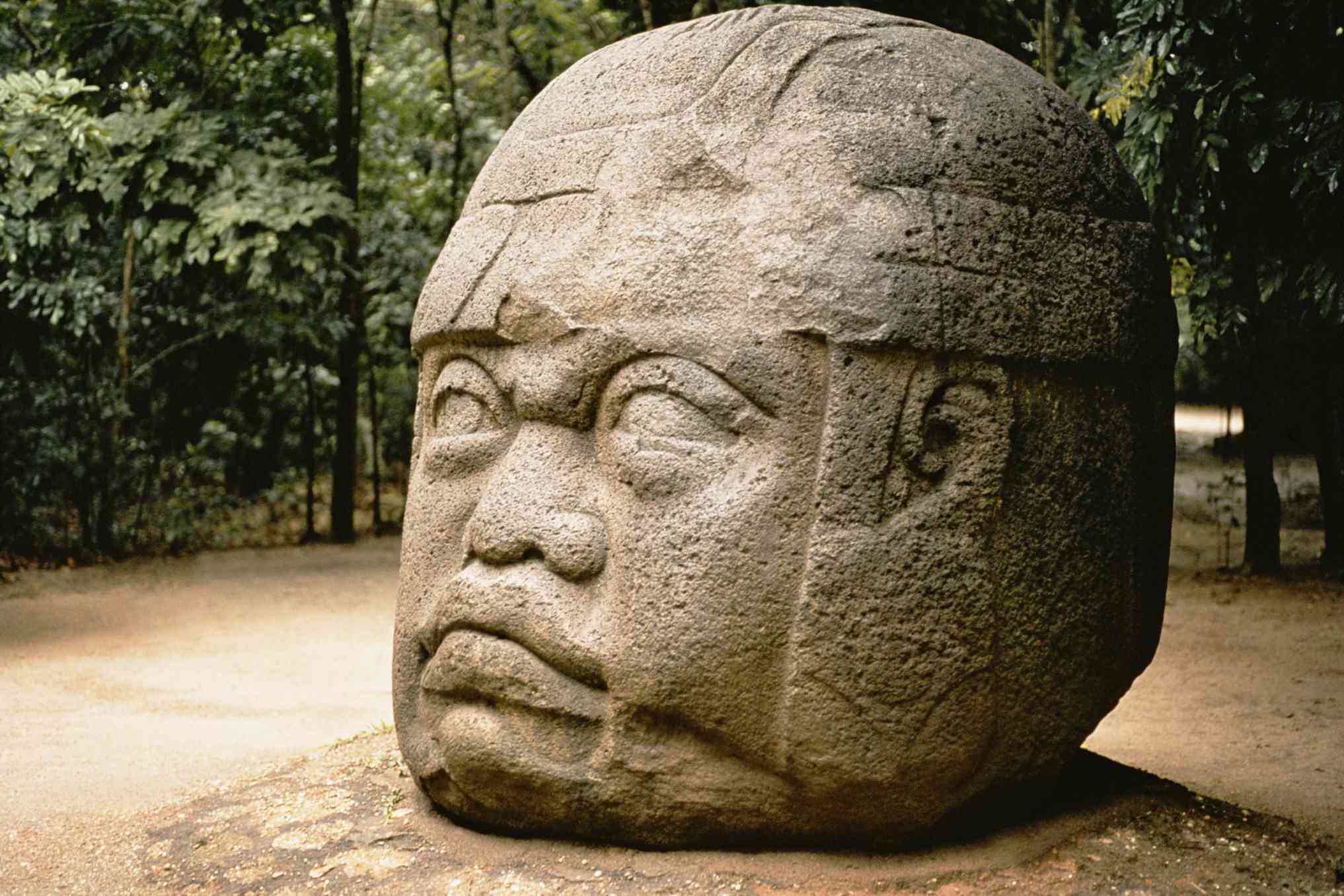 巨大的石头的头在墨西哥