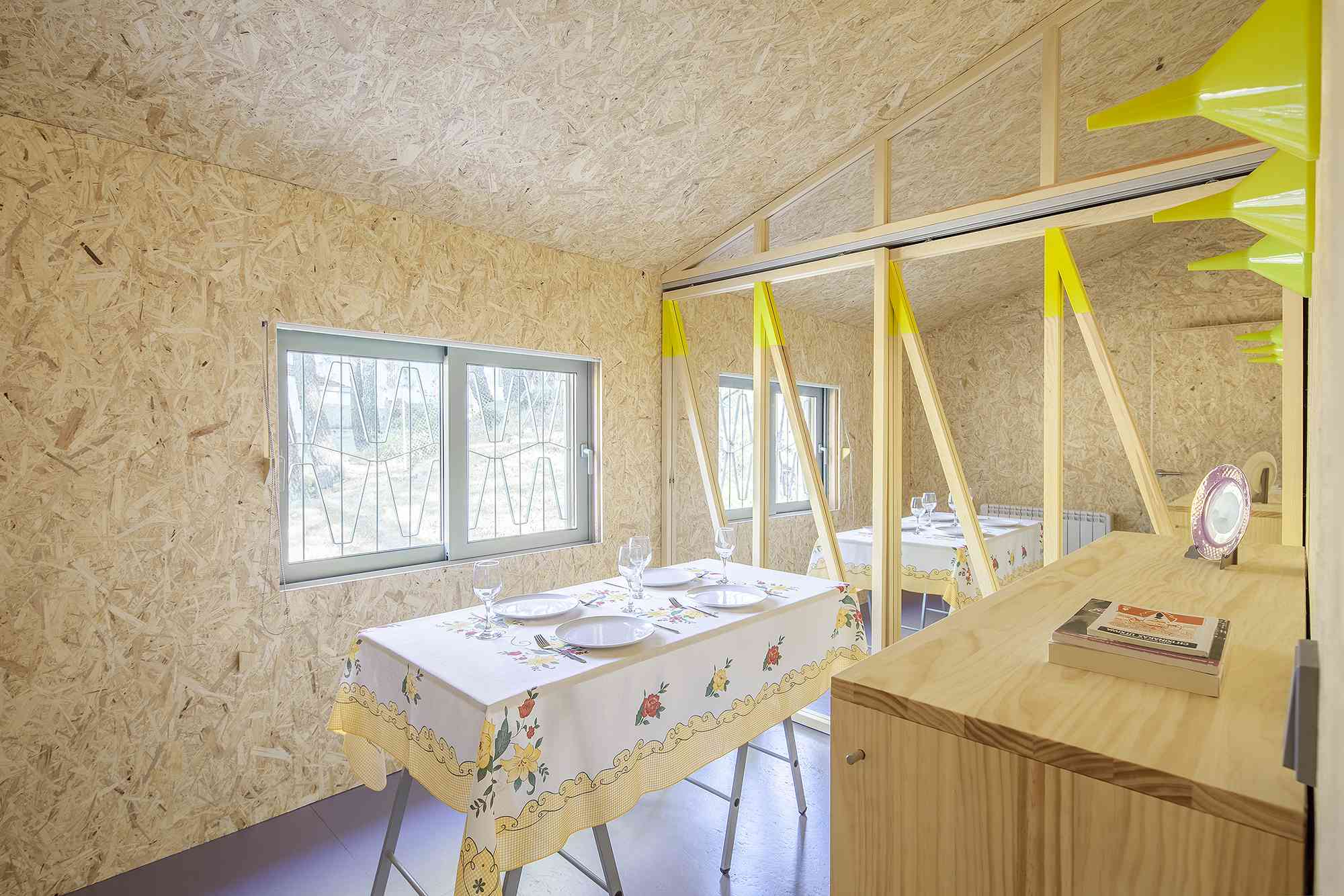 (Synanthro)Love Shack， (Tele)Working Abode by Husos Architects餐厅