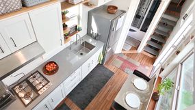 Sierra微型住宅由Experience tiny Homes室内设计