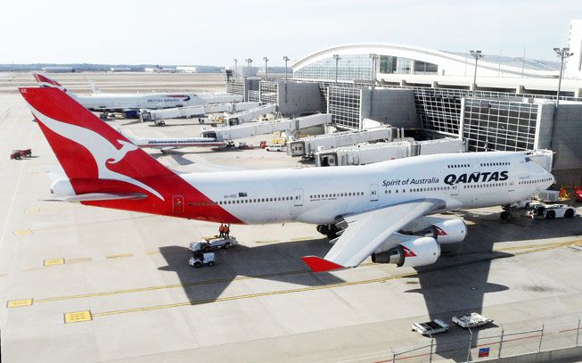 达拉斯-沃斯堡国际机场的澳航飞机