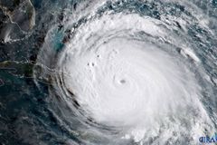 飓风艾尔玛的卫星图像