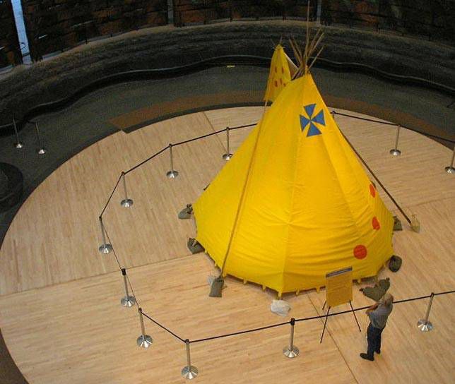 帐篷在博物馆