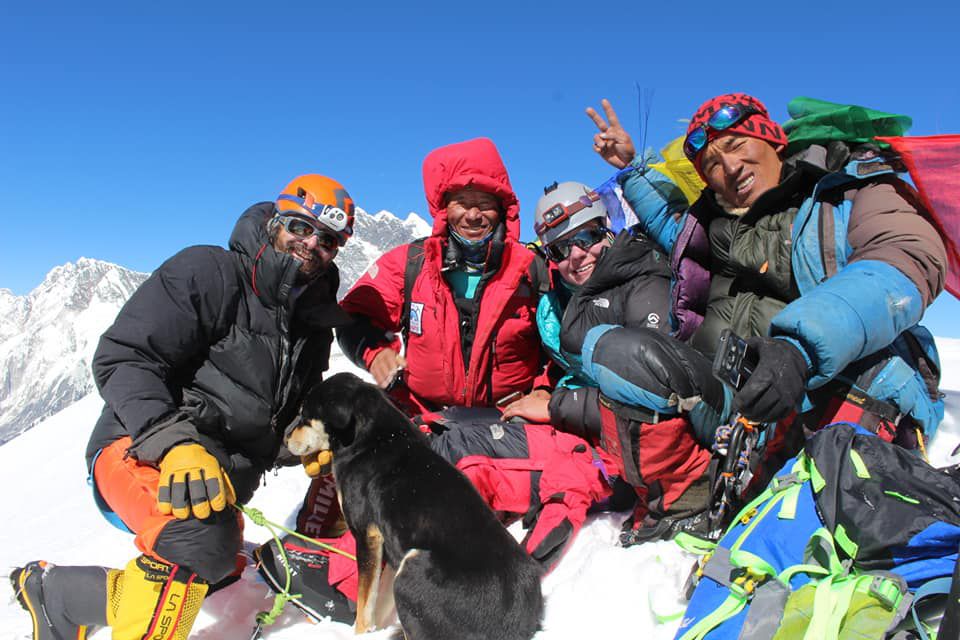 梅拉和其他登山者