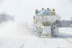 雪犁涂抹盐